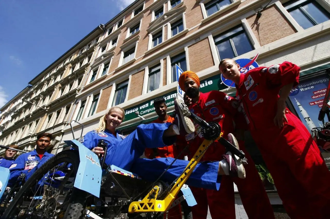 Space Hotel Im Campus Der Jvp Schule Leipzig Germany