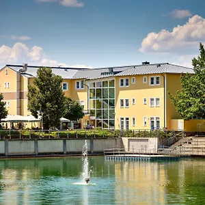 Am Hotel Neutraubling